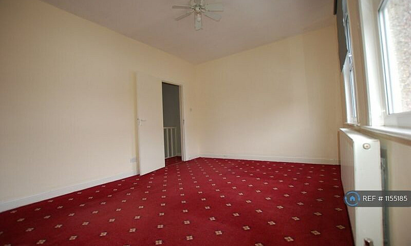 1 Bedroom In Fernlea...