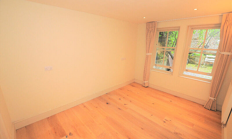 Stunning 3 Bed Duple...