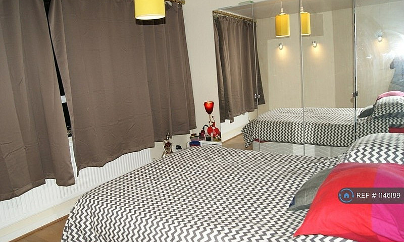 1 Bedroom In Station...