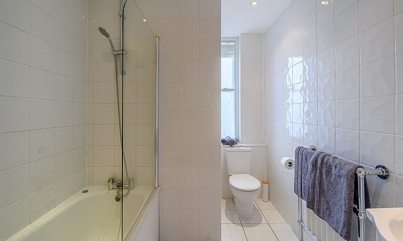 Studio Flat In Hill ...