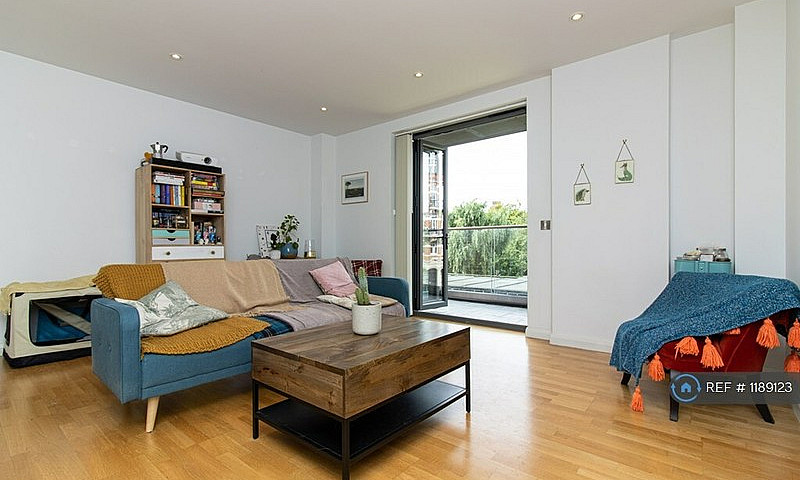 1 Bedroom Flat In Av...