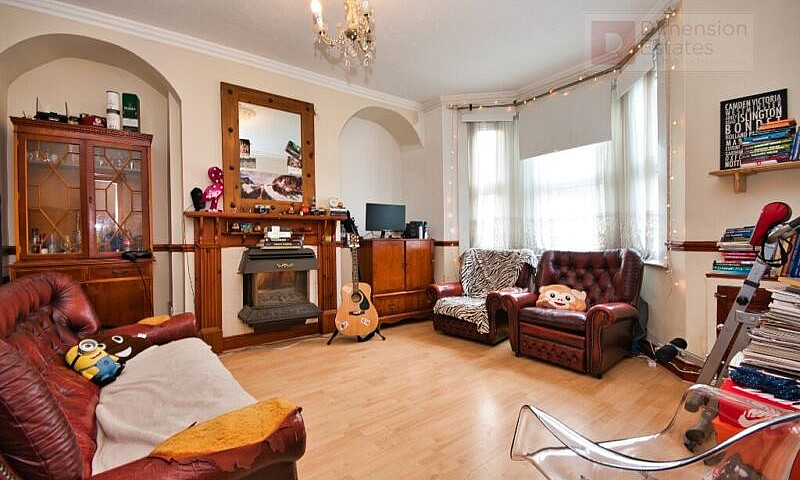 Must See! Lovely 3 B...