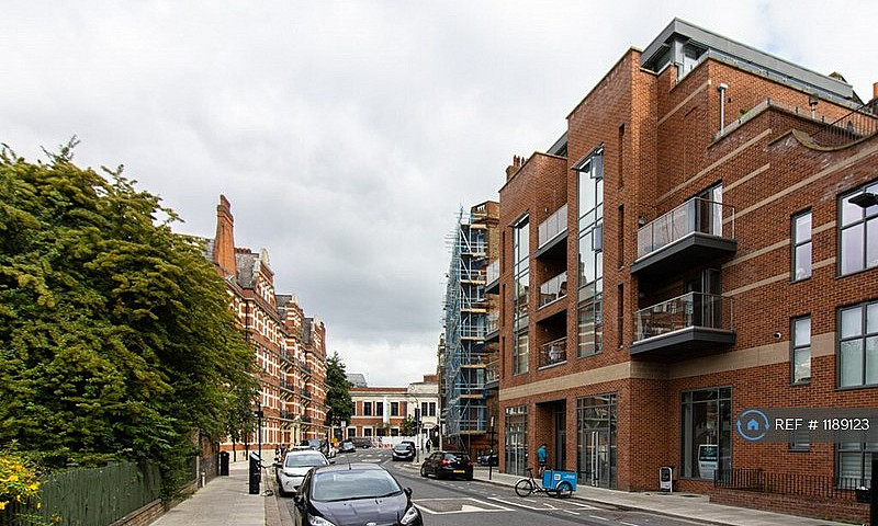 1 Bedroom Flat In Av...