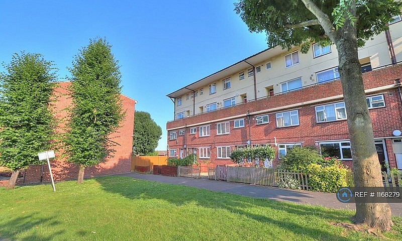 3 Bedroom Flat In Tr...