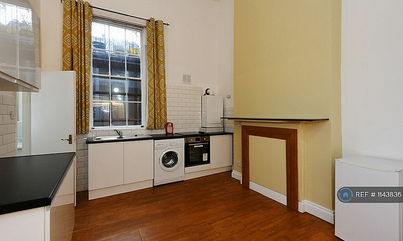 1 Bedroom Flat In Ca...