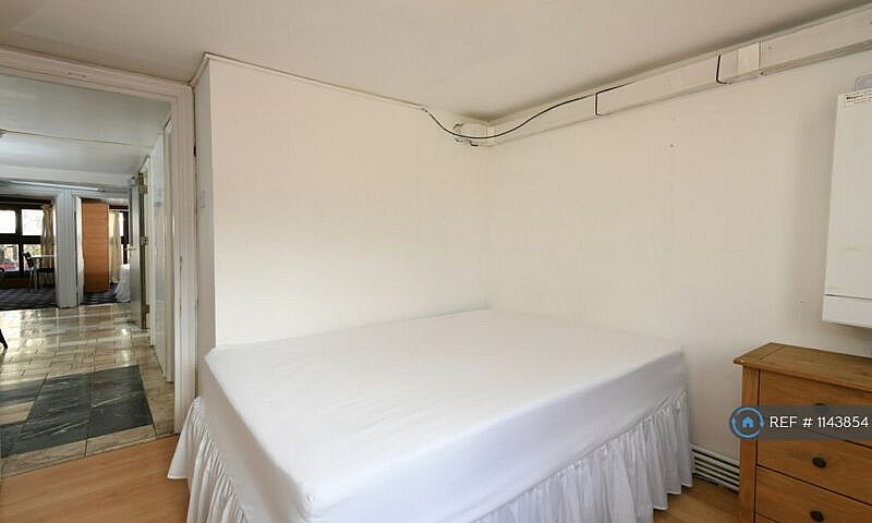 3 Bedroom Flat In Ca...