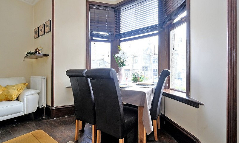 Large 2 Bedroomed Pe...