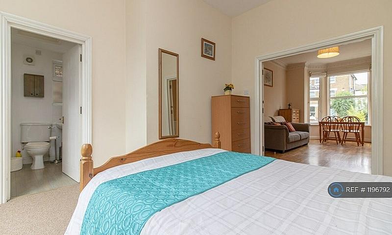 1 Bedroom Flat In Ra...
