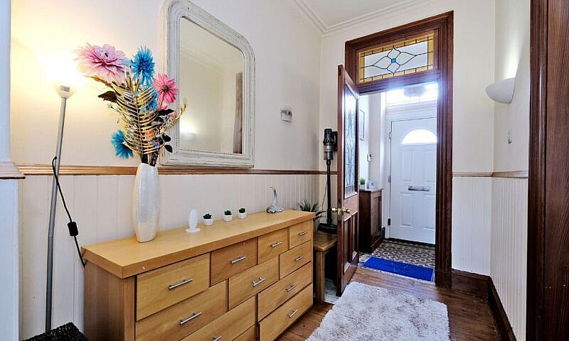 Large 2 Bedroomed Pe...