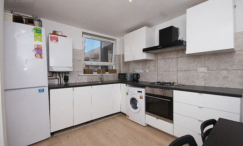 Wonderful 4 Bed Mais...