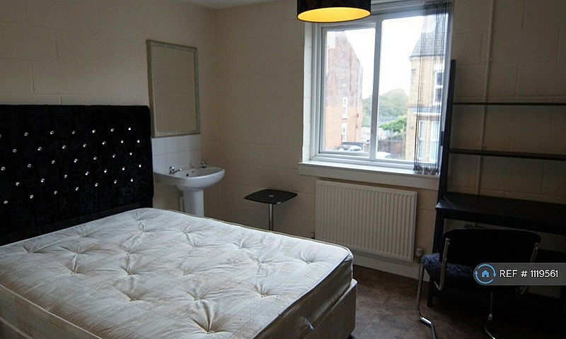 1 Bedroom In Vandyke...