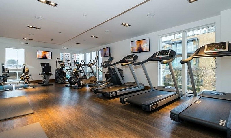 1 Bedroom Flat In Gr...