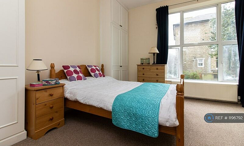 1 Bedroom Flat In Ra...