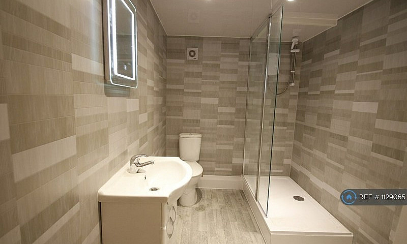 1 Bedroom In Everton...