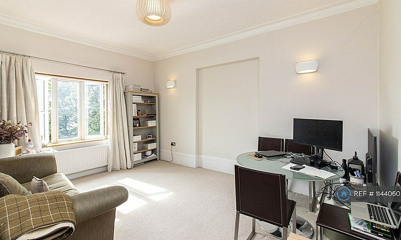 1 Bedroom Flat In Ar...