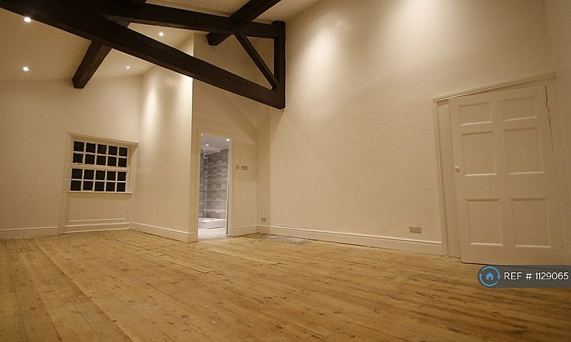 1 Bedroom In Everton...