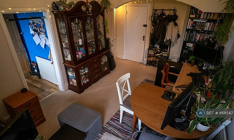 1 Bedroom Flat In Co...