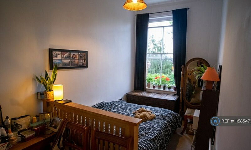 1 Bedroom Flat In Co...