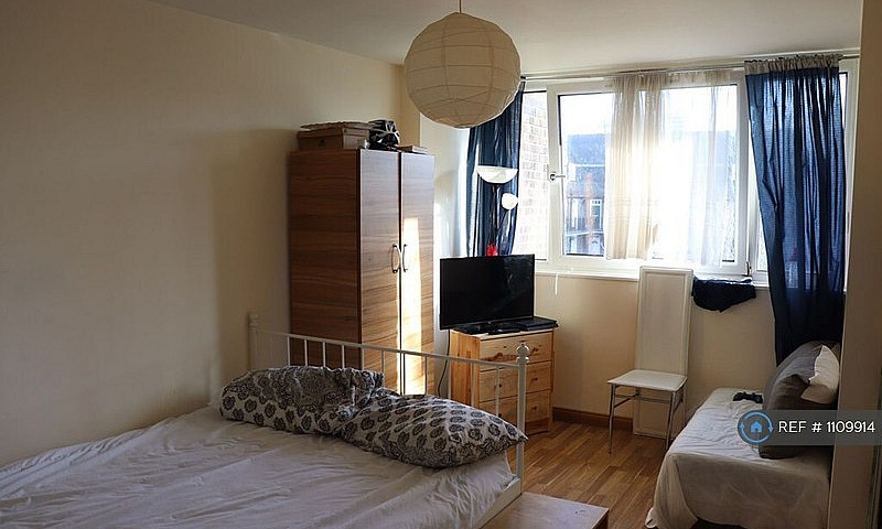 2 Bedroom Flat In As...