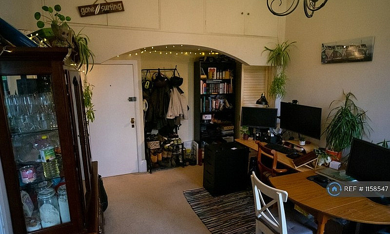 1 Bedroom Flat In Co...