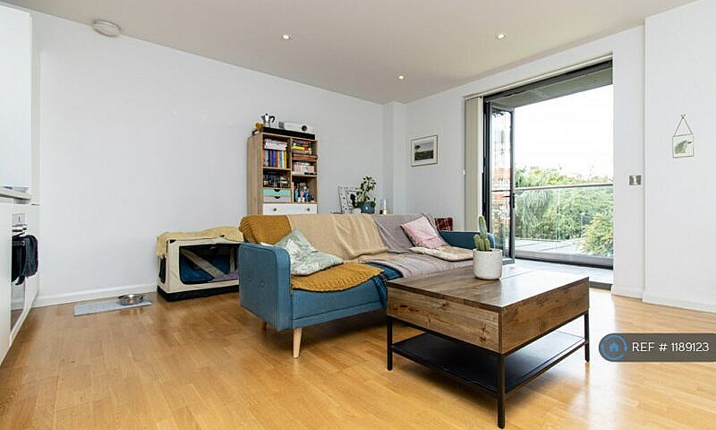 1 Bedroom Flat In Av...