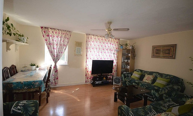3 Double Bedroom Mai...