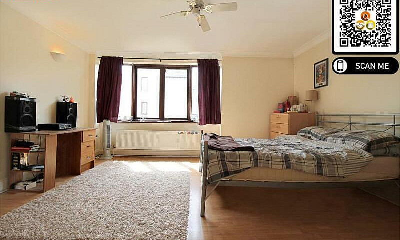 4 Bedroom Flat In Bl...