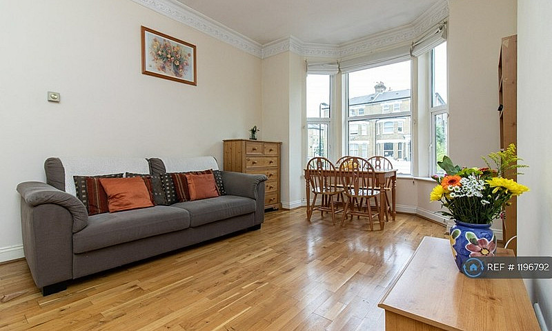 1 Bedroom Flat In Ra...