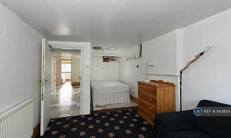 3 Bedroom Flat In Ca...