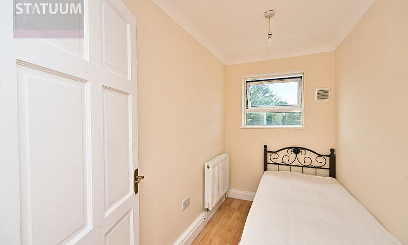 Stunning 2 Bed Apart...