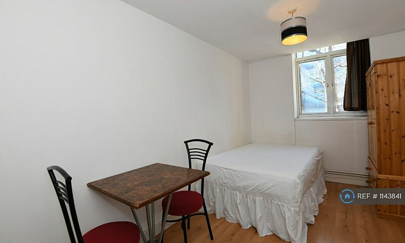 Studio Flat In Kembe...
