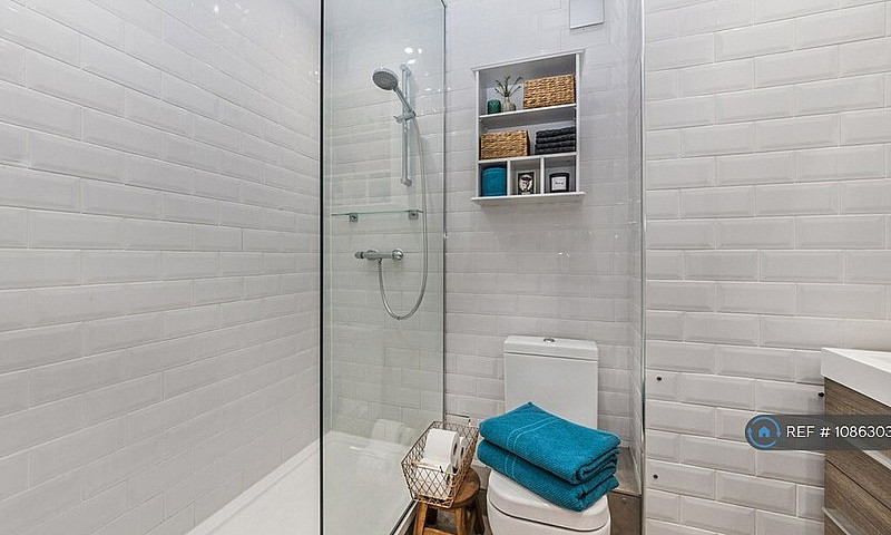 1 Bedroom Flat In Ma...