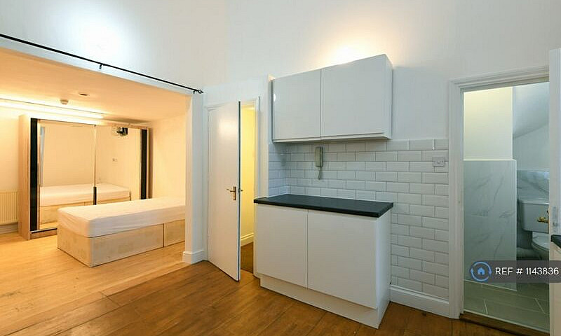 1 Bedroom Flat In Ca...