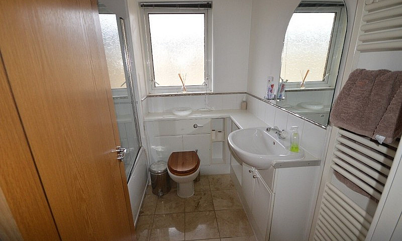 *Spacious Three Bedr...