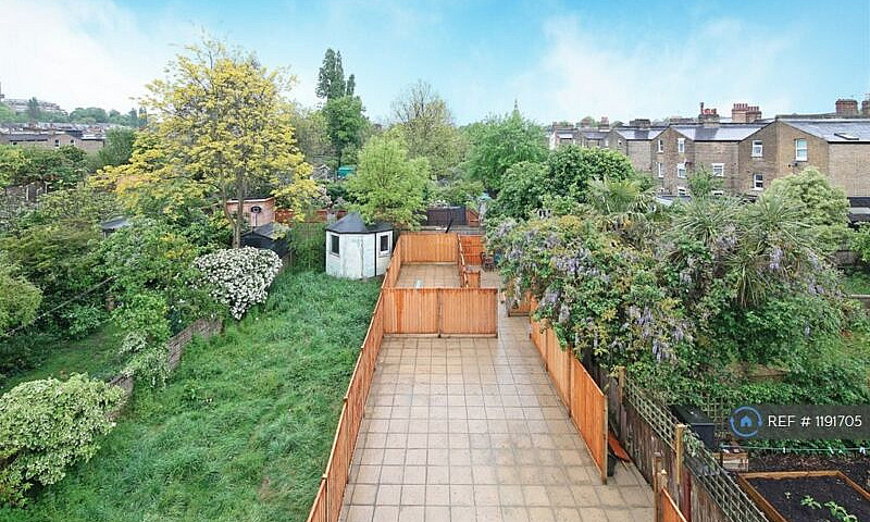 1 Bedroom Flat In Go...