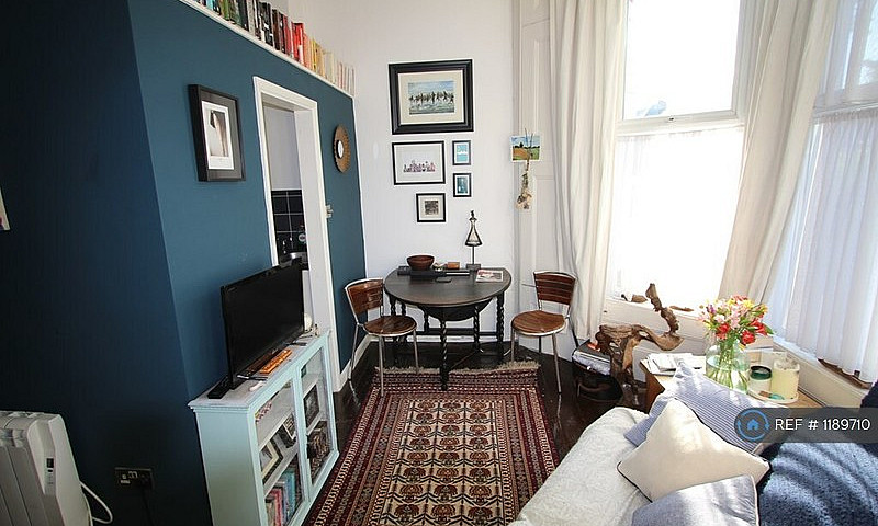 1 Bedroom Flat In Gl...