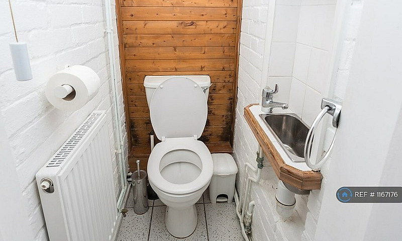 4 Bedroom House In H...