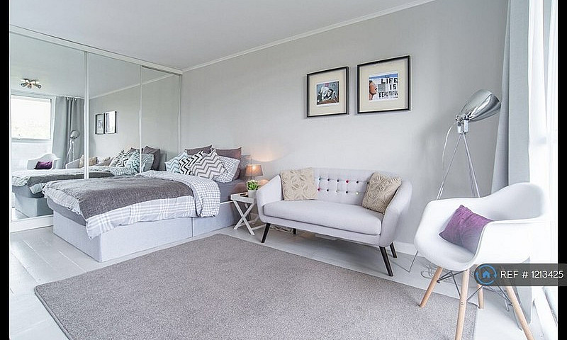 Studio Flat In Morga...