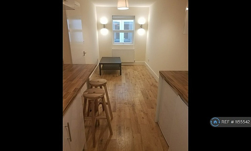 3 Bedroom Flat In Kn...