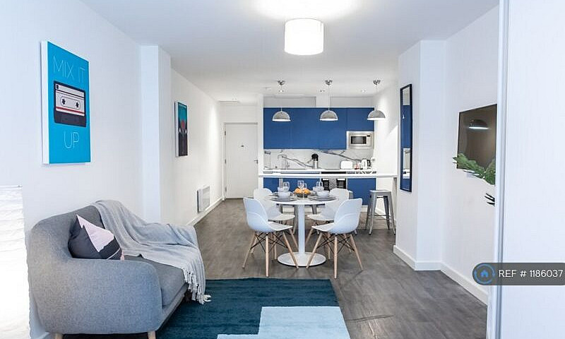 Studio Flat In Studi...