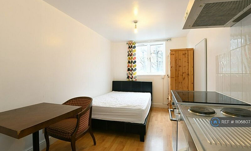Studio Flat In Kembe...