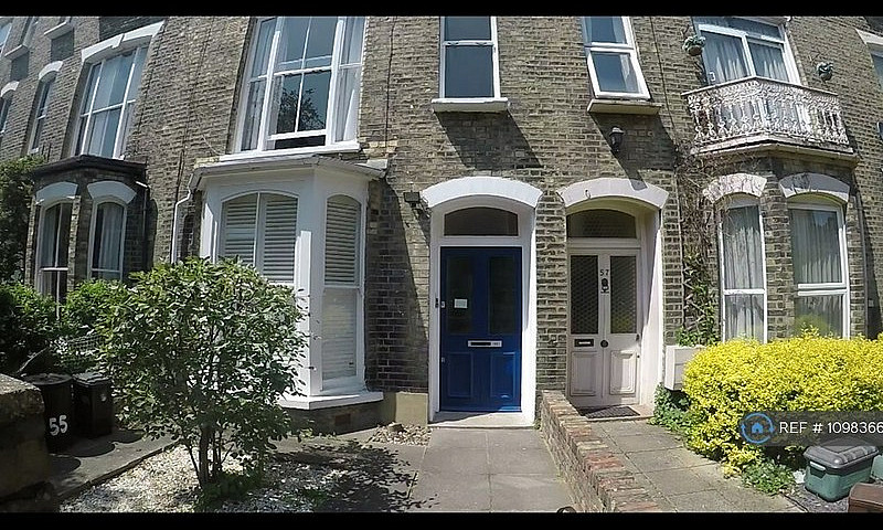 2 Bedroom Flat In Ar...