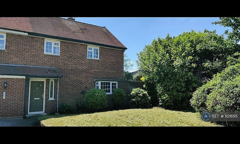 4 Bedroom House In P...
