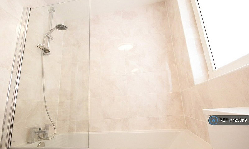 4 Bedroom House In L...