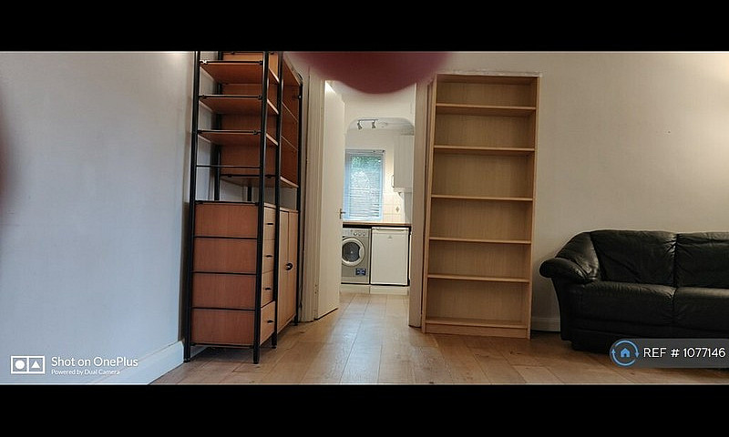 1 Bedroom Flat In Su...