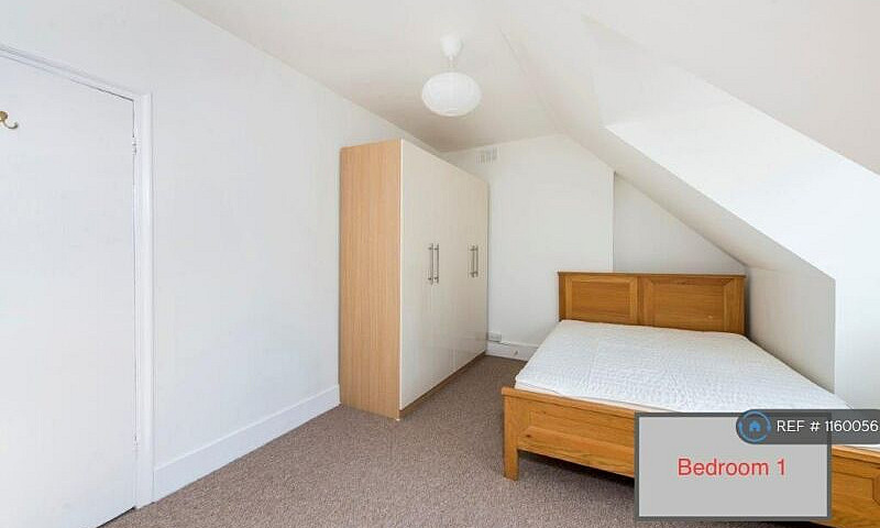 2 Bedroom Flat In Fr...