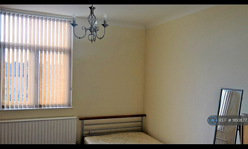 1 Bedroom Flat In Br...