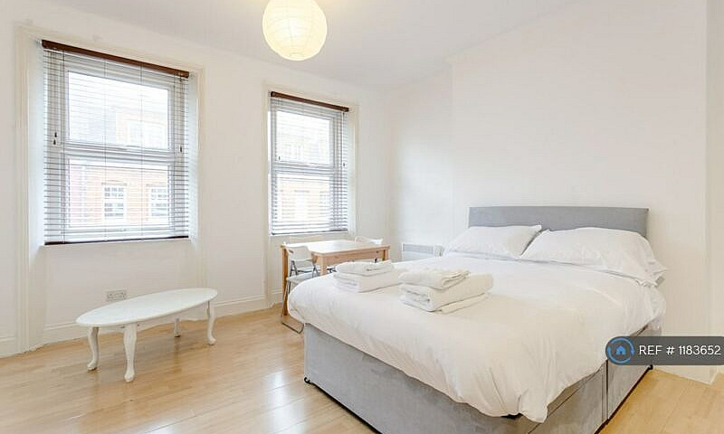 Studio Flat In Charl...