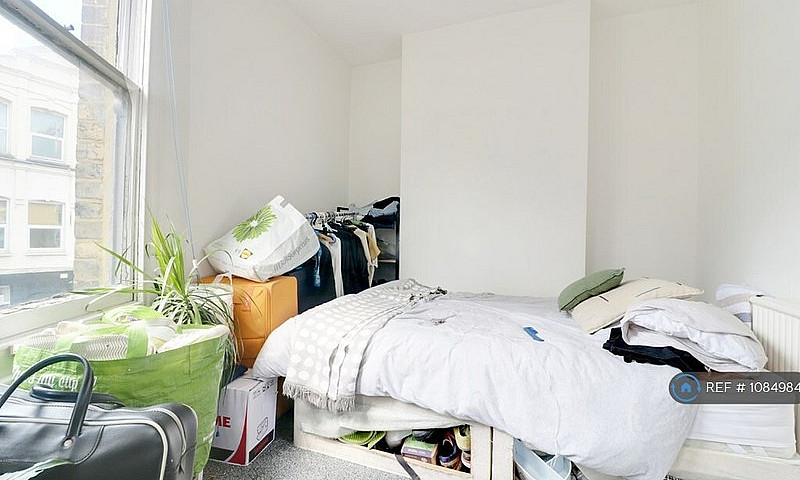 4 Bedroom Flat In Ra...