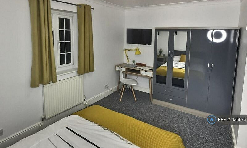 1 Bedroom In Mill Ro...
